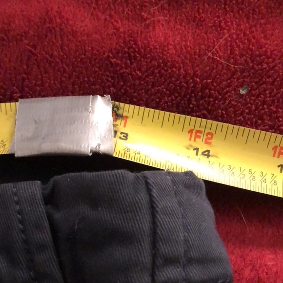 Abercrombie& Finch  size 2 navy blue chino shorts ,rolled at hem like new - Picture 5 of 11